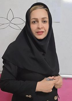 خاطره زارع